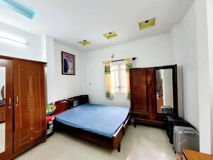 Bán nhà NGON , Phước Long, TP HCM, DT 160m2, 3 tầng, 14 phòng, Sổ Hồng, giá 9.35 tỷ. LH: 0933125879