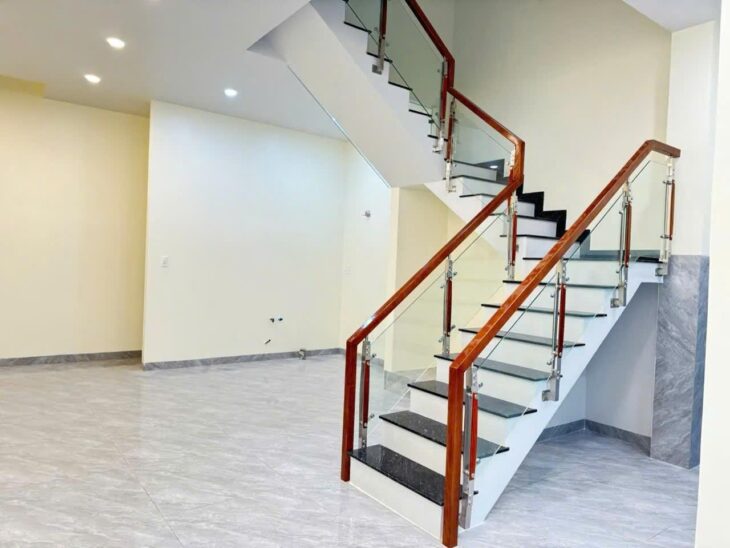 HẺM XE HƠI, BÌNH HƯNG HÒA, BÌNH TÂN. DT 57M2, 4 TẦNG, 5PN, GIÁ CHỈ NHỈNH 6 TỶ, SỔ HỒNG RIÊNG