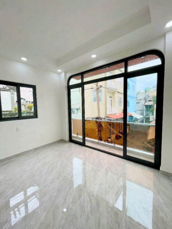 2 MẶT TIỀN LẠI LÀ CĂN GÓC THOÁNG ĐÚC XÂY MỚI 3 TẤM TRUNG TÂM Q4