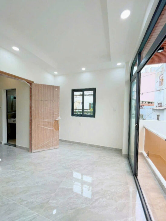 2 MẶT TIỀN LẠI LÀ CĂN GÓC THOÁNG ĐÚC XÂY MỚI 3 TẤM TRUNG TÂM Q4