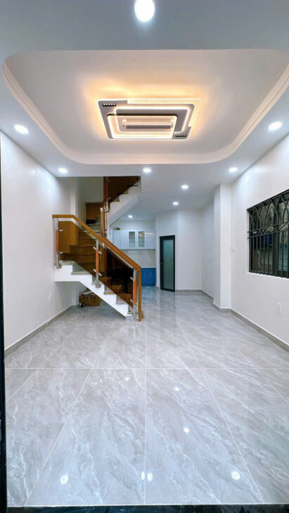 2 MẶT TIỀN LẠI LÀ CĂN GÓC THOÁNG ĐÚC XÂY MỚI 3 TẤM TRUNG TÂM Q4