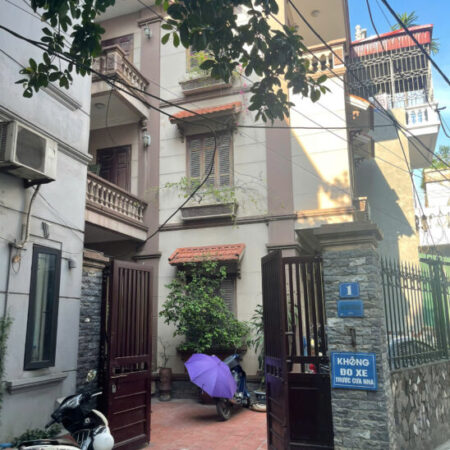 04.11.25. Bán biệt thự trung tâm Hà Đông, dt đất 130m2, gara ô tô trong sần, ngoài cửa 24/24, giá