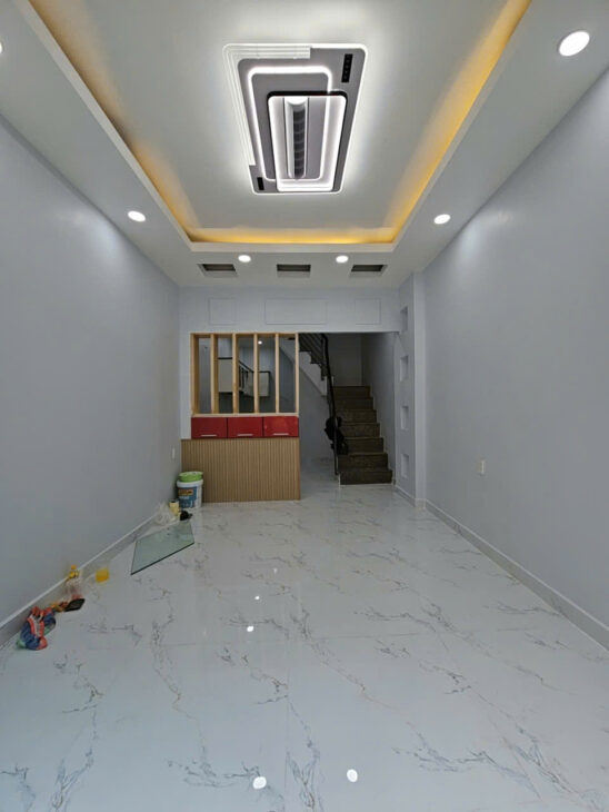 Sát mặt tiền Hoàng Diệu Trung Tâm Q4 có 6 tỷ