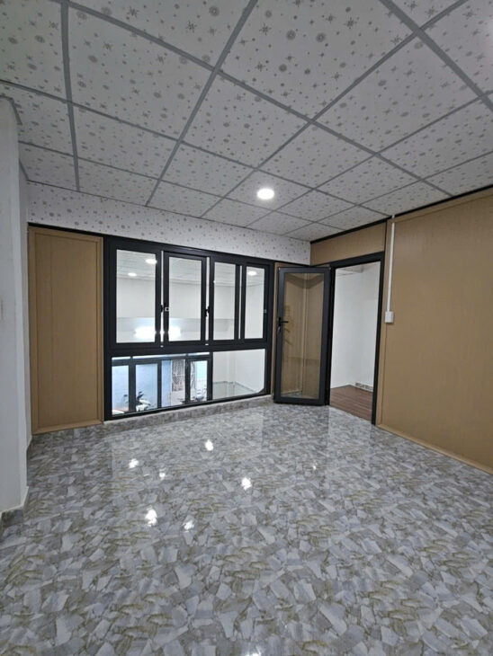 Sát mặt tiền Trung Tâm Q4 NGANG 4.6 DÀI 12 CÓ 5 TỶ