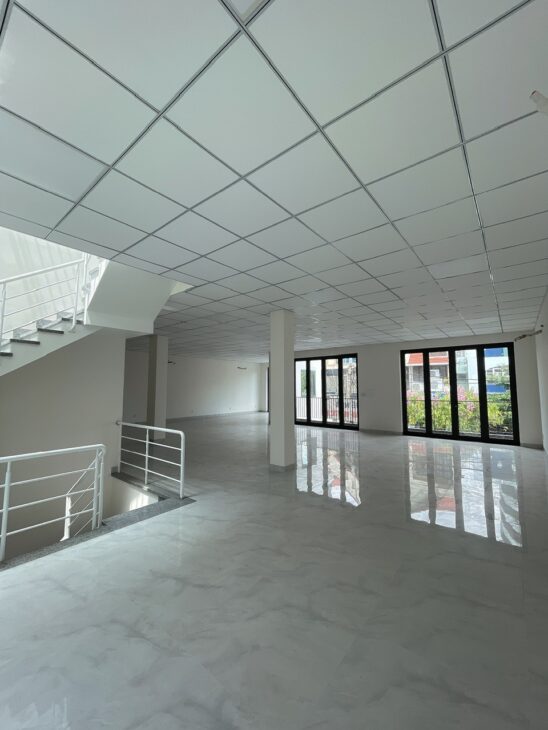 cho thuê nhà mặt tiền nguyên căn đường lê đinh thám giao duy tân 3 tầng dt 600 m2