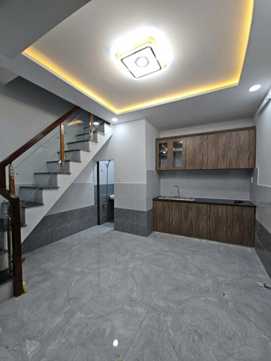 NGAY SÁT MẶT TIỀN CHỢ TÂN QUY Q7 BÁN 1 LÚC 3 CĂN NHÀ TỔNG DIỆN TÍCH NGANG 11.5 DÀI 7.5 M CÓ 6