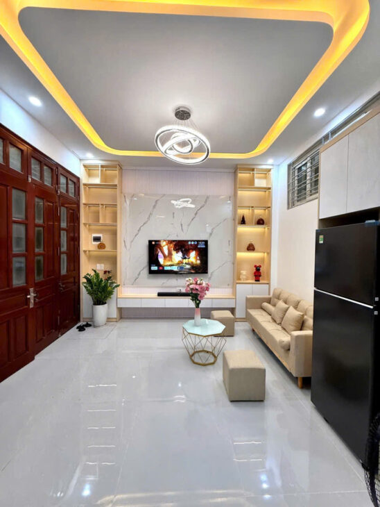 HAI THOÁNG TRƯỚC SAU – DÂN TỰ XÂY – NGÕ NÔNG – Thịnh Quang 31m, 5T, mt 3.5 m7.75 tỷ Đống Đa