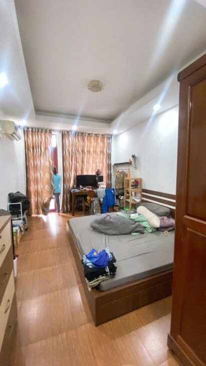 Mặt tiền Nguyễn Cảnh Chân giao Nguyễn Trãi P. Nguyễn Cư Trinh Q1 HƠN 300 TRIỆU M