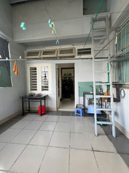 Nhà mới ở ngay hẻm xe hơi Tô Hiến Thành, Q10 – 5 tầng BTCT, 5PN, DTSD: 185m2 sổ vuông – giá 12,9 tỷ