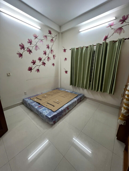 Nhà mới ở ngay hẻm xe hơi Tô Hiến Thành, Q10 – 5 tầng BTCT, 5PN, DTSD: 185m2 sổ vuông – giá 12,9 tỷ