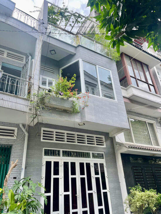 Căn duy nhất gần Dương Quảng Hàm 2 tầng, 5x15m, hẻm 4m, gần khu ăn uống giá 7.2 tỷ, ở ngay