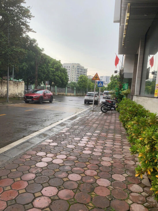 Bán Đất tặng nhà phố ÁI Mộ, Long Biên 60m MT 4,2m giá 12,5 ty oto, KD