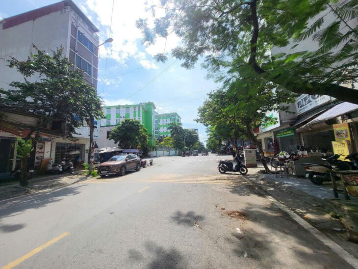 CẦN BÁN GẤP LÔ PHÚ DIỄN MẶT ĐƯỜNG TÒA VĂN PHÒNG 8 TẦNG THANG MÁY CÓ HẦM VỈA HÈ OTO – NHÀ XÂY CỰC