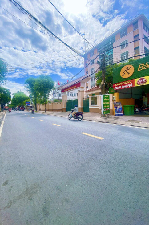 HIẾM! HẺM XE HƠI BÌNH THỌ – SÁT MẶT TIỀN ĐƯỜNG DÂN CHỦ, 100M2 – DÒNG TIỀN SẴN – CHỈ 7T.Ỷ HƠN –