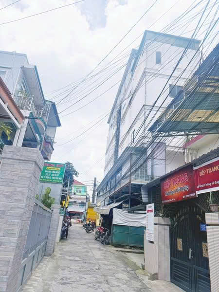 HOT HOT – CẦN BÁN SIÊU PHẨM NHÀ ĐẸP 2 MẶT TIỀN TẠI Hoàng Diệu – P. Cam Ly – Đà Lạt- Lâm Đồng