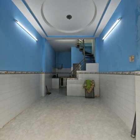 Cách mặt tiền xe hơi 🚘 10 m Q4 CÓ 3 TỶ