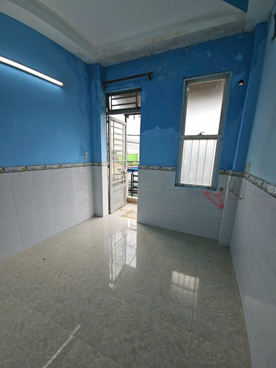 Cách mặt tiền xe hơi 🚘 10 m Q4 CÓ 3 TỶ