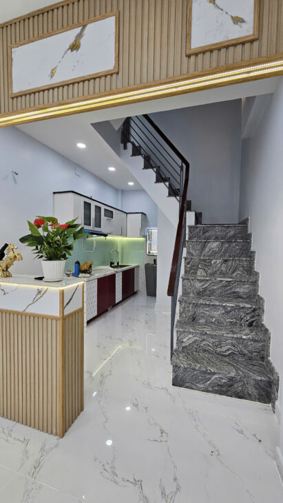 Sát mặt tiền Hoàng Diệu Vip Q4 – Ngang 3.6 Dài 10 ĐÚC BÊ TÔNG XÂY MỚI CÓ 6 TỶ