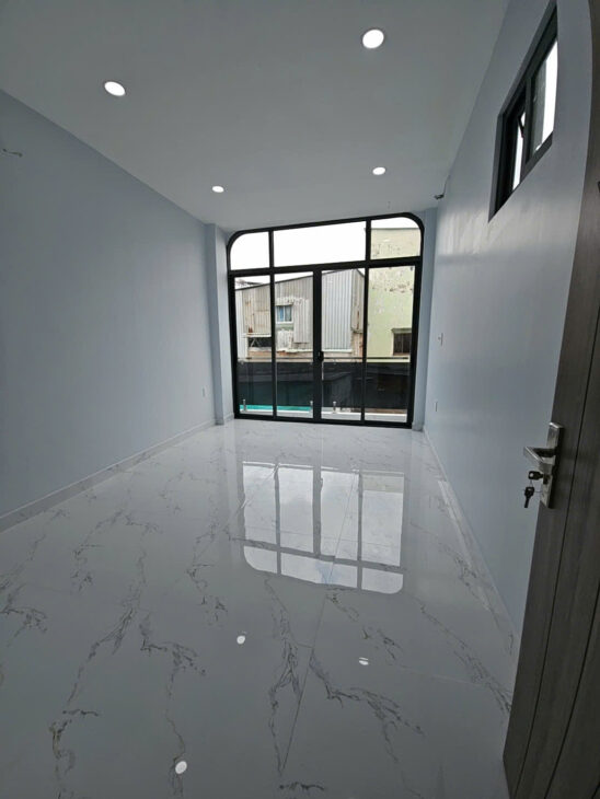 Sát mặt tiền Hoàng Diệu Vip Q4 – Ngang 3.6 Dài 10 ĐÚC BÊ TÔNG XÂY MỚI CÓ 6 TỶ