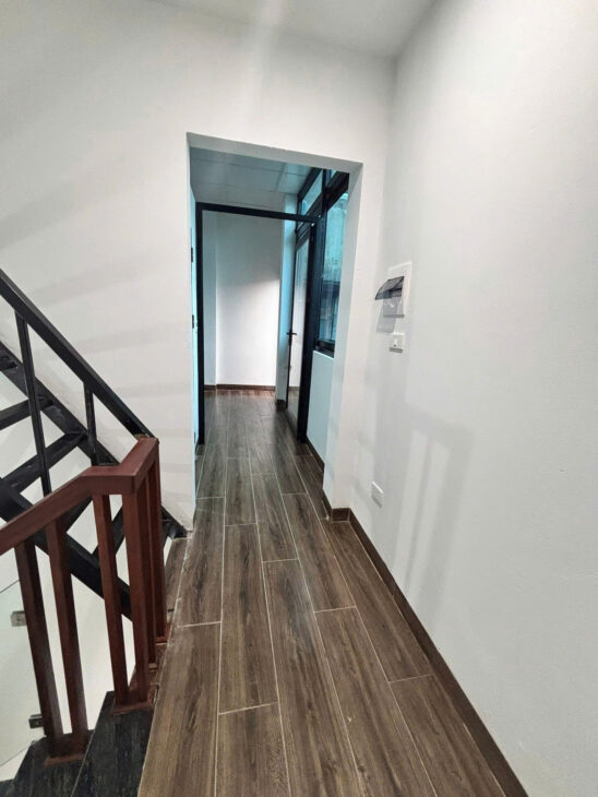 Nhà mới xây- Hộ khẩu Ngọc Thụy – 3 Tầng,4 phòng ngủ – 4ty25- 10p Sang phố Cổ