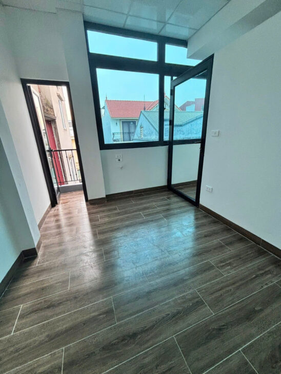 Nhà mới xây- Hộ khẩu Ngọc Thụy – 3 Tầng,4 phòng ngủ – 4ty25- 10p Sang phố Cổ