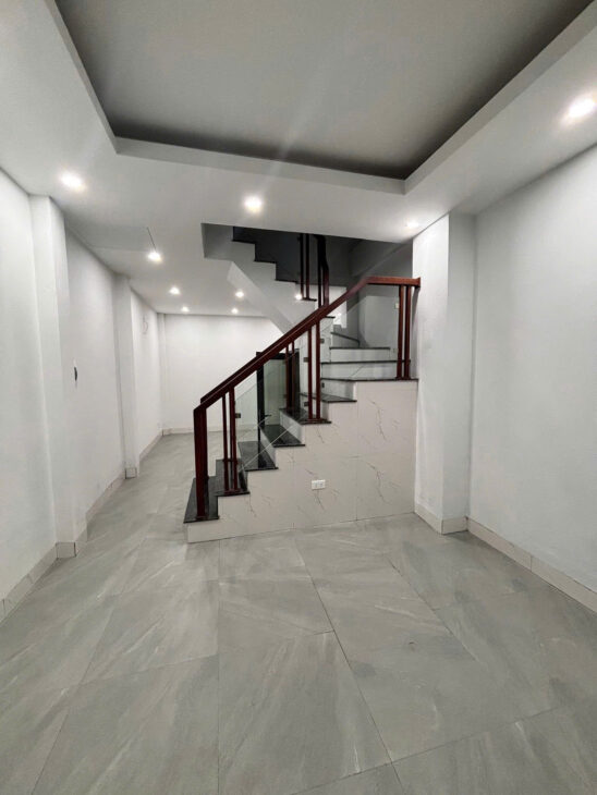 Nhà mới xây- Hộ khẩu Ngọc Thụy – 3 Tầng,4 phòng ngủ – 4ty25- 10p Sang phố Cổ