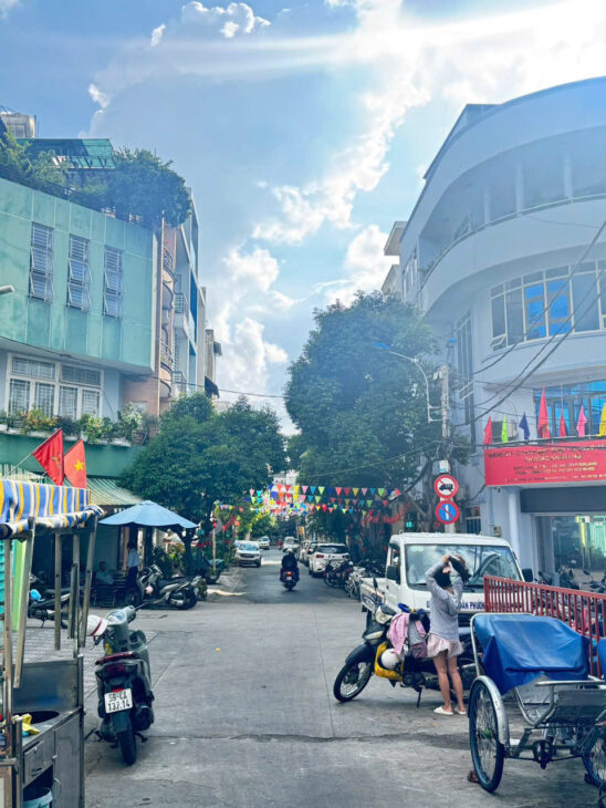 SÁT MẶT TIỀN HOÀNG DIỆU VIP Q4 NGANG 3.8 CÓ 2 TỶ