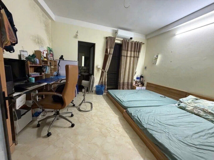 Chỉ hơn 6 tỷ, bán nhà riêng chính chủ phố Định Công 40m,4 tầng mặt tiền 4,5m,ngõ thông,xe 3 gác vào