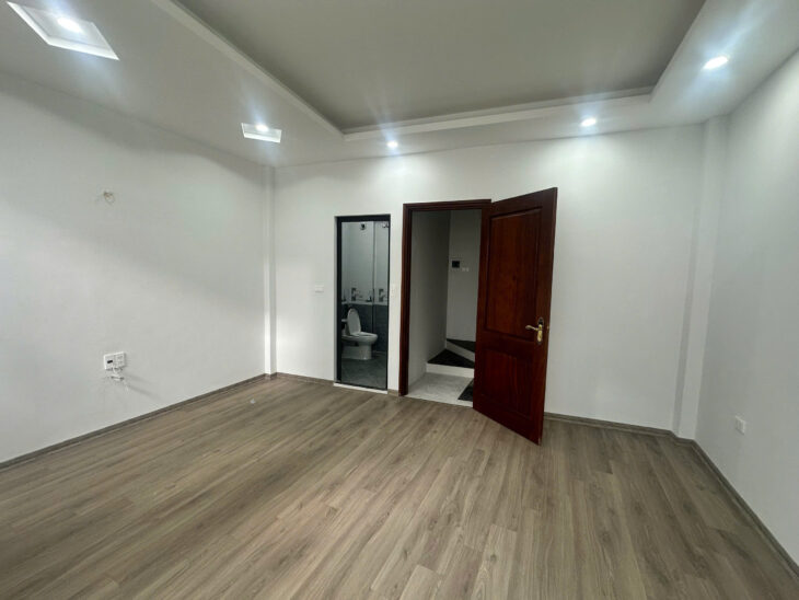 Bán Nhà Mới Bạch Mai Dt 30m2 5 tầng mặt tiền 4.9m Giá 5.95 tỷ