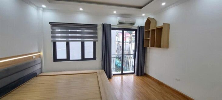 Bán nhà ngõ 564 Nguyen văn Cừ, Bồ Đề,35m 5T oto ,KD, 7,6 tỷ .