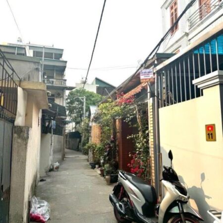 SIÊU PHẨM THƯỢNG THANH – NGÕ THÔNG – Ô TÔ GẦN – NHÀ ĐẸP 3 TẦNG – GIÁ CHỈ 8.2 TỶ