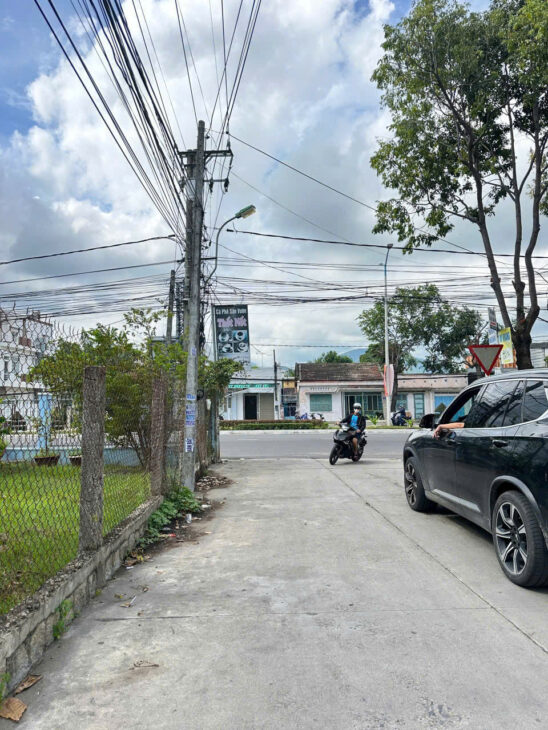 DUY NHẤT 01 LÔ GÓC ĐƯỜNG NHỰA 2 OTO ĐUA, VÕ DÕNG, VĨNH TRUNG, NHA TRANG.