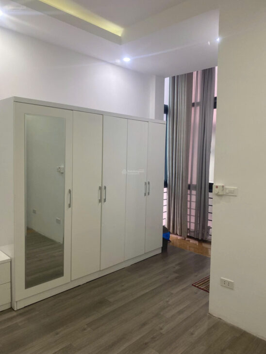 BÁN NHÀ ĐƯỜNG TRÍCH SÀI (cách mặt Hồ Tây 20m),xe tải vào tận nơi