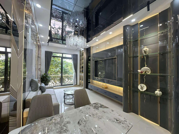 Bán nhà mặt phố Kim Giang, Thanh Xuân, HN. 42m2 x 4 tầng, 5PN, Sổ đỏ. Giá tốt! LH: 0975948906