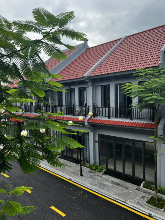 CẦN BÁN GẤP CĂN SHOPHOUSE VƯỜN VUA – PHÚ THỌ, NGAY GẦN HÀ NỘI – KINH DOANH & NGHỈ DƯỠNG CỰC TỐT –