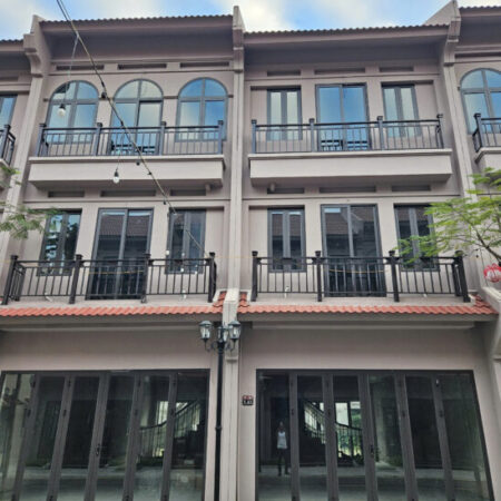 CẦN BÁN GẤP CĂN SHOPHOUSE VƯỜN VUA – PHÚ THỌ, NGAY GẦN HÀ NỘI – KINH DOANH & NGHỈ DƯỠNG CỰC TỐT –