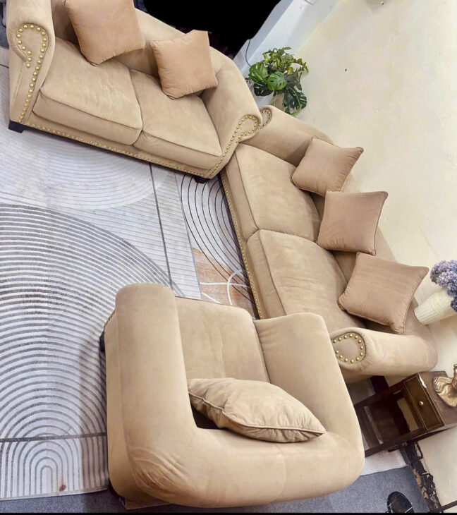 MÌNH CẦN THANH LÝ BỘ SOFA MỚI SETUP CHO VĂN PHÒNG Ở CIPUTRA CÙNG MÁY GIẶT, GIƯỜNG GỖ CỦA CÁ NHÂN