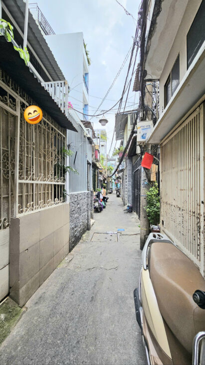 Sát mặt tiền Q4 Ngang 3 dài 16 m có 80 triệu m Sát mặt tiền Q4 Ngang 3 dài 16 m có 80 triệu m
