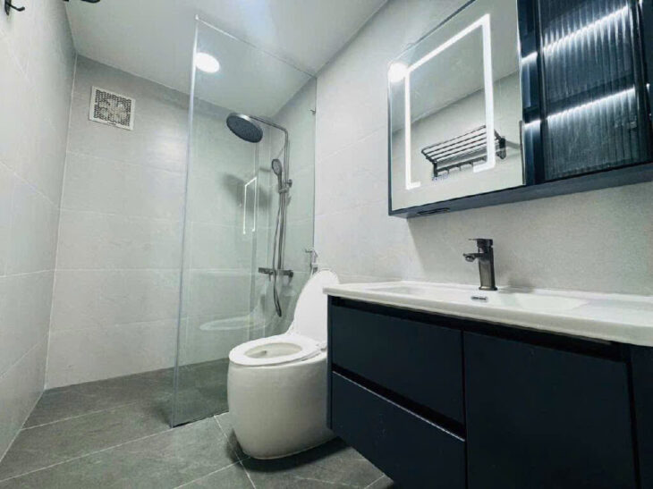 Bán nhà mặt phố Thái Hà, Đống Đa, 40m2, 6 tầng, 5 ngủ, Sổ Đỏ, giá 15.5 tỷ. LH: 0975948906