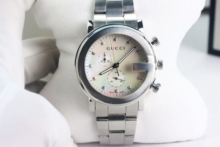 ĐH Nam Gucci 6 Kim Chronograph, mặt Xà Cừ, cọc số Kim Cương, bản dây thép chất đẹp…