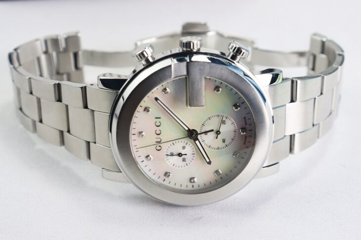 ĐH Nam Gucci 6 Kim Chronograph, mặt Xà Cừ, cọc số Kim Cương, bản dây thép chất đẹp…