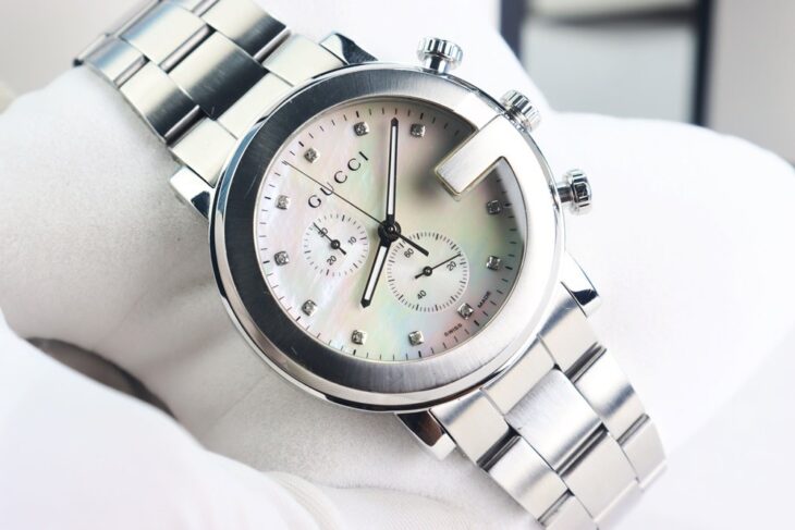 ĐH Nam Gucci 6 Kim Chronograph, mặt Xà Cừ, cọc số Kim Cương, bản dây thép chất đẹp…