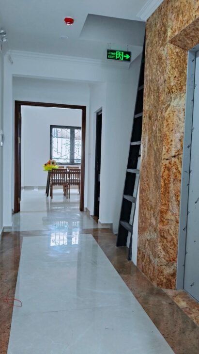 PHÂN LÔ, GARA ÔTÔ – 7 TẦNG THANG MÁY – 12 P. KHÉP KÍN – KINH DOANH