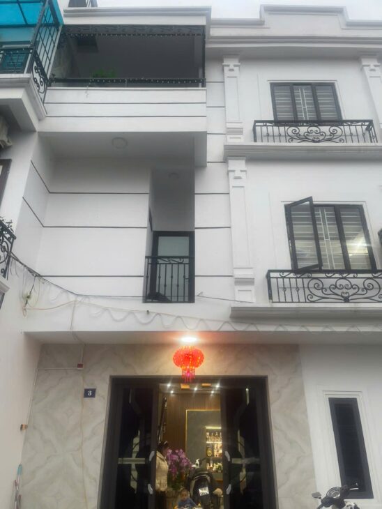 SIÊU PHẨM NHÀ 3 TẦNG CHỈ HƠN 2,X TỶ – NGÕ 8M, GẦN MẶT ĐƯỜNG 402 ZALO 0567 222 555