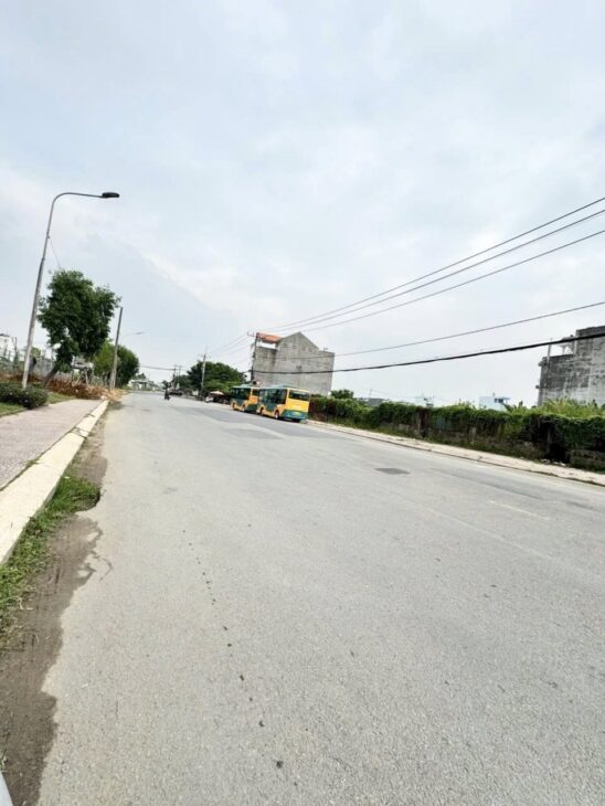 Đất đẹp mặt tiền đường Bưng Ông Thoàn- liền kề đường Liên Phường Q9 cũ TP HCM