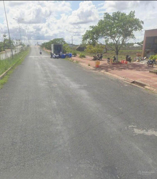 Bán đất có nhà lộ 2 chiều Bờ Nam, Thị trấn Sông Đốc, Trần Văn Thời, Cà Mau