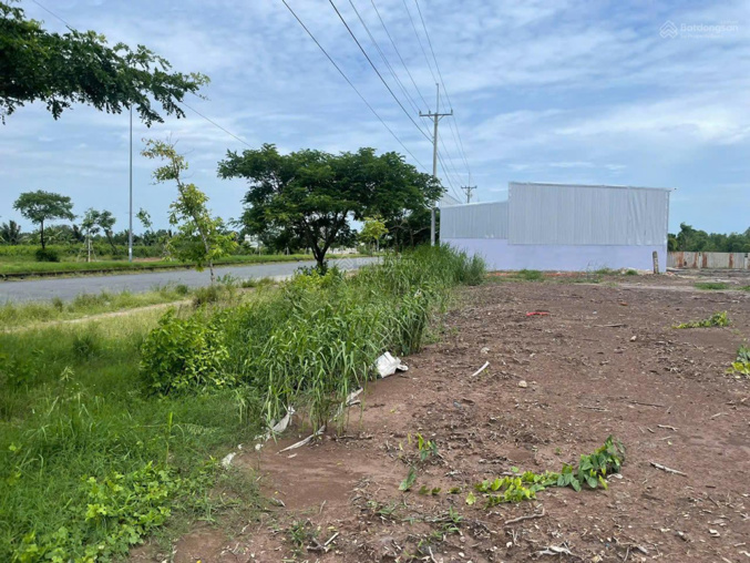 Bán đất 869m² giá 3.5 tỷ Xã Sông Đốc