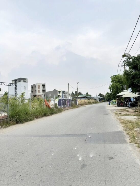 Đất đẹp mặt tiền đường Bưng Ông Thoàn- liền kề đường Liên Phường Q9 cũ TP HCM