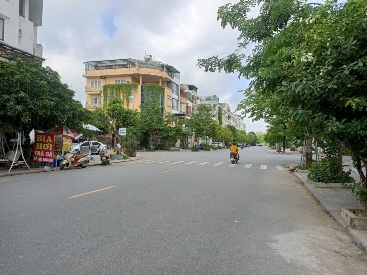 Đất đấu giá Ngõ Cổng Kiến Hưng ô tô tránh 14$ .