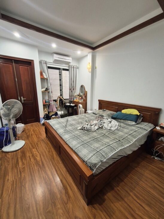 Bán nhà Hoàng Mai, quận Hoàng Mai 56m, lô góc, 2 thoáng vĩnh viễn, chỉ 10m ra mặt phố